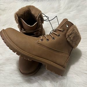 Wild diva boots size6